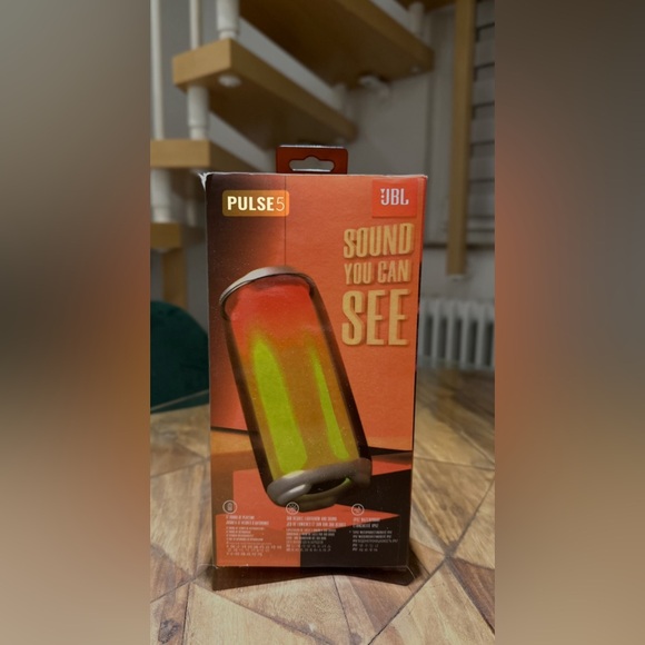 JBL Pulse 5 Speaker with LED Light Show - Picture 2 of 6